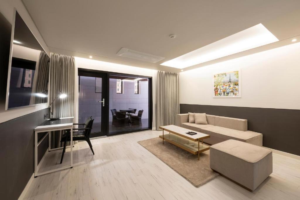 Hound Hotel Yeonsan Busan Ngoại thất bức ảnh