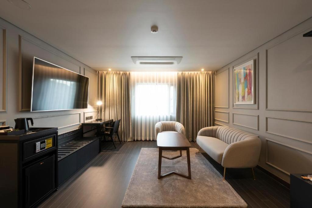 Hound Hotel Yeonsan Busan Ngoại thất bức ảnh