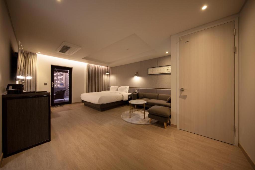 Hound Hotel Yeonsan Busan Ngoại thất bức ảnh