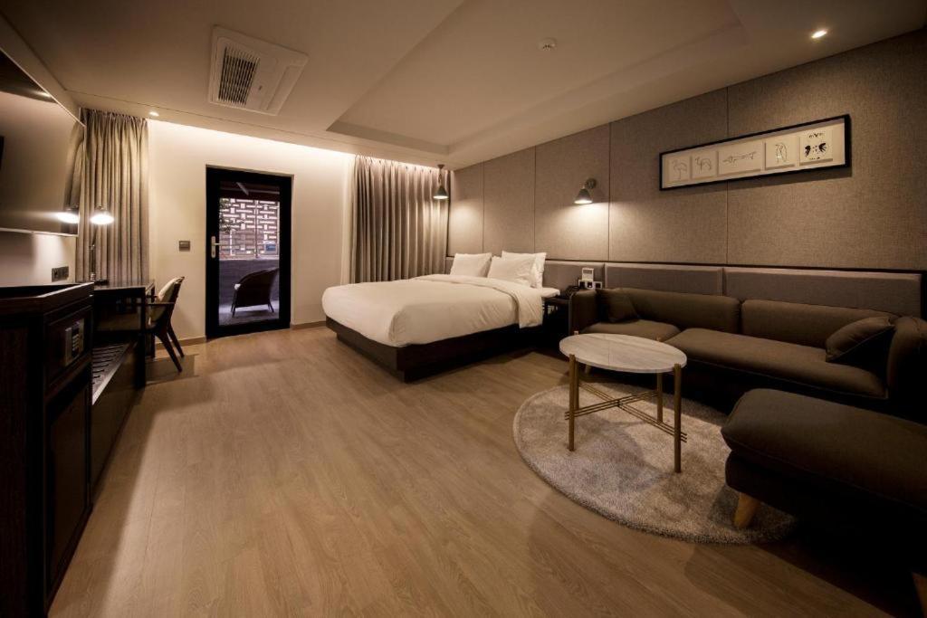 Hound Hotel Yeonsan Busan Ngoại thất bức ảnh