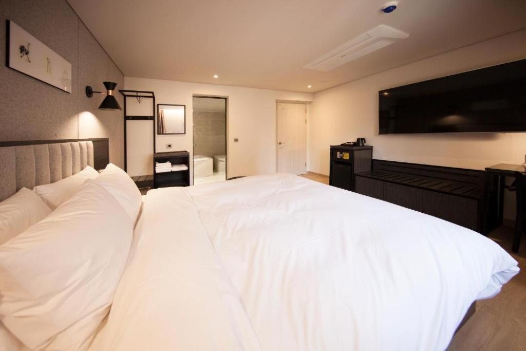 Hound Hotel Yeonsan Busan Ngoại thất bức ảnh